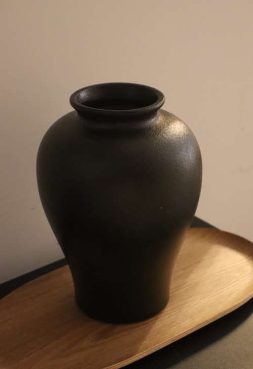 Florero Negro Mate–Modelo I